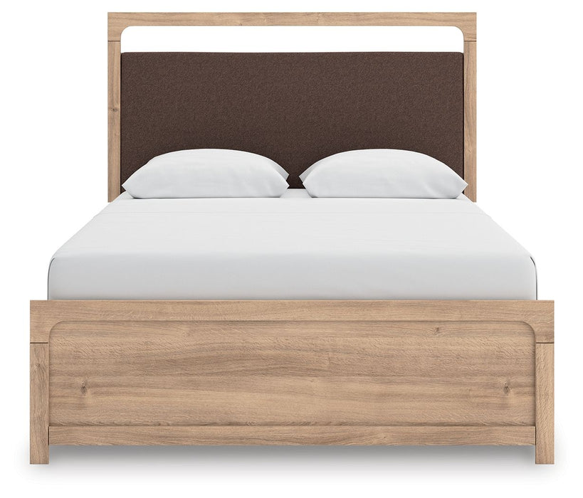 Kinlanni - Upholstered Platform Bed